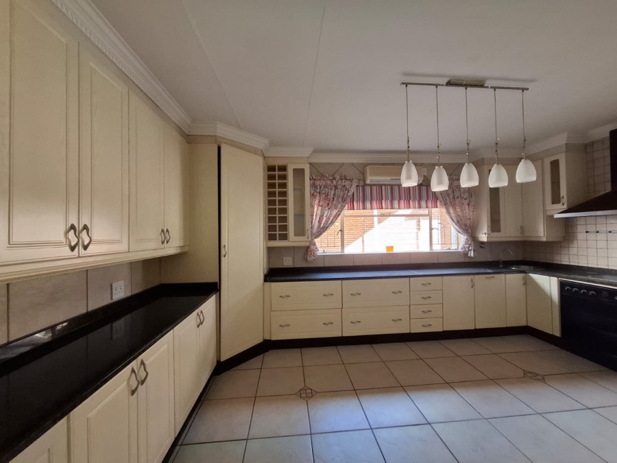 4 Bedroom Property for Sale in Safari Gardens North West